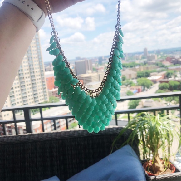 Francesca’s Green Teal Beaded Necklace - Picture 2 of 2